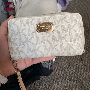 Michael Kors wristlet